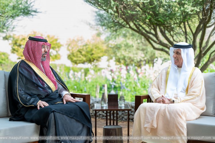 Saud bin Saqr receives Consul-General of Saudi Arabia