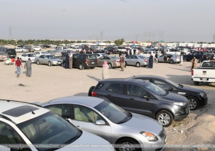 కువైట్ లో వేలానికి 208 వాహనాలు..!!