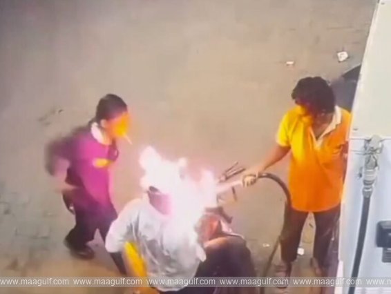 సిగరెట్ వివాదం, పెట్రోల్ బంక్ వద్ద లైటర్ విసిరి మంటలు