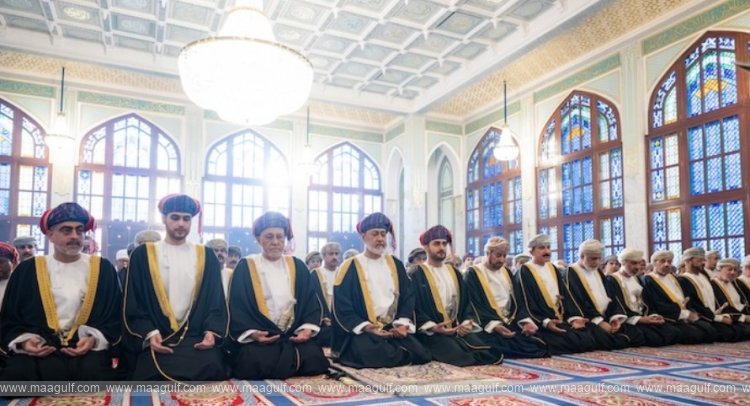 అల్ ఖోర్ మసీదులో కింగ్ సుల్తాన్ ఈద్ ప్రార్థనలు..!!