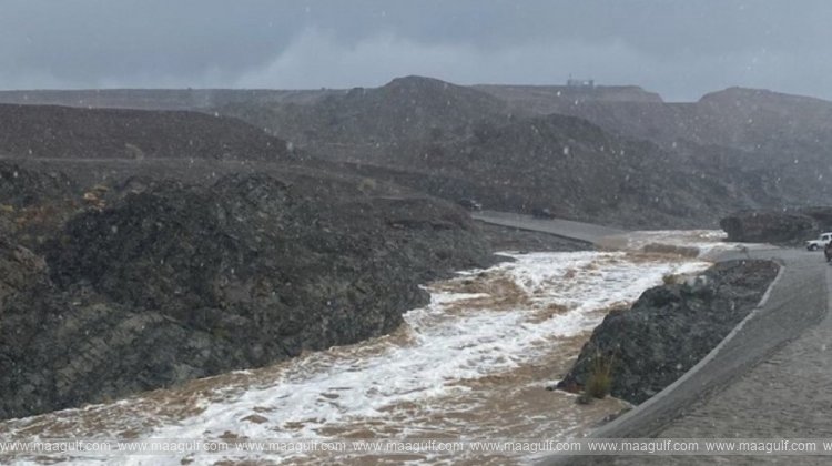 ఒమన్ లో భారీ వర్షాలు..భద్రతా హెచ్చరికలు జారీ..!!