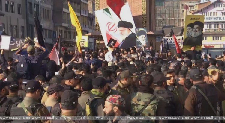 శ్రీనగర్‌లో ఉద్రిక్తత..అలీ ఖమేనీ మరణవార్తతో రోడ్ల పైకి షియా ముస్లింలు