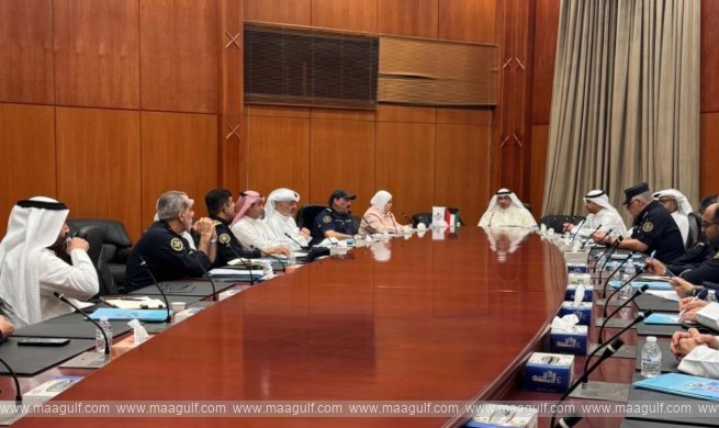 Emergency meeting on port operations in Kuwait..!!