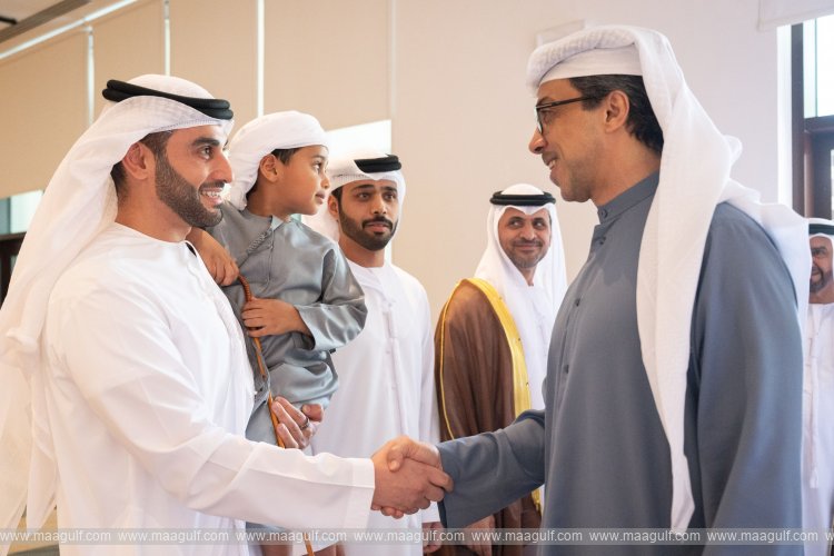 Mansour bin Zayed attends wedding reception