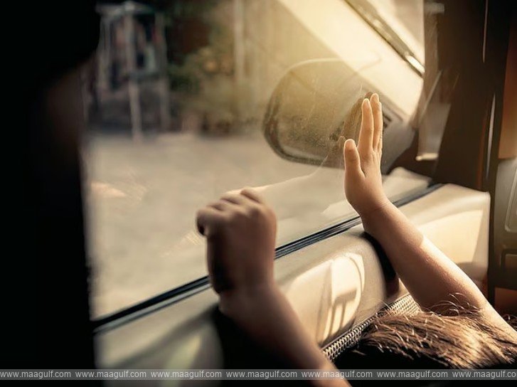 నార్కట్‌ పల్లిలో విషాదం: కారులో ఊపిరాడక చిన్నారి మృతి