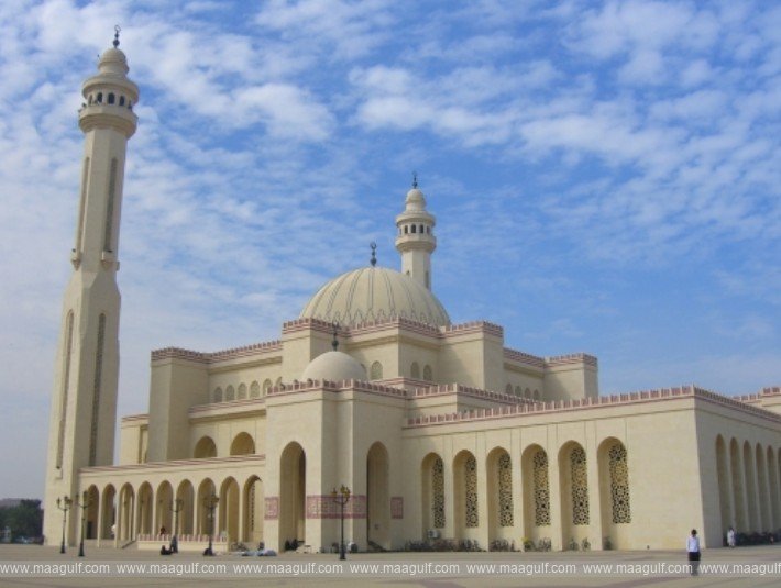 Bahrain\'s Grand Mosque.. A spiritual experience for visitors..!!