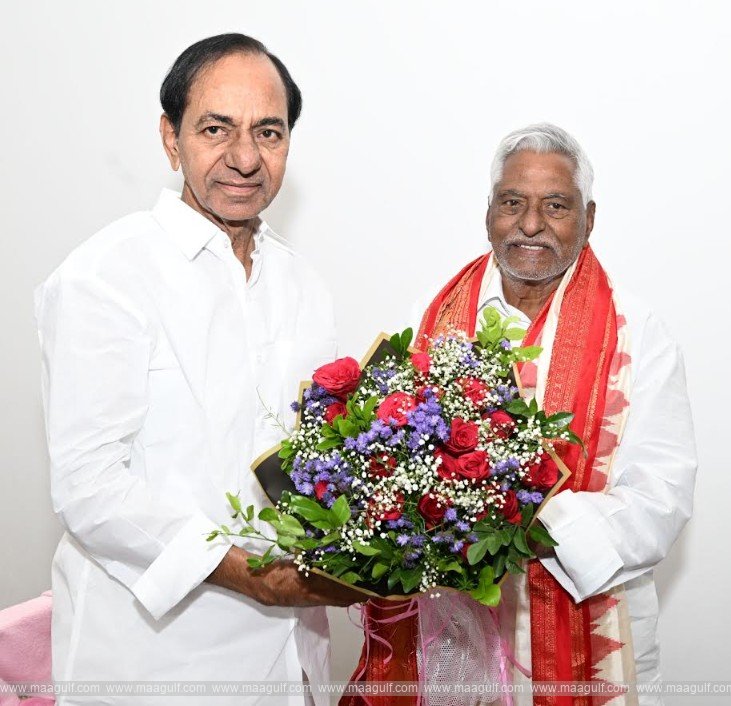 Jeevan Reddy meets KCR
