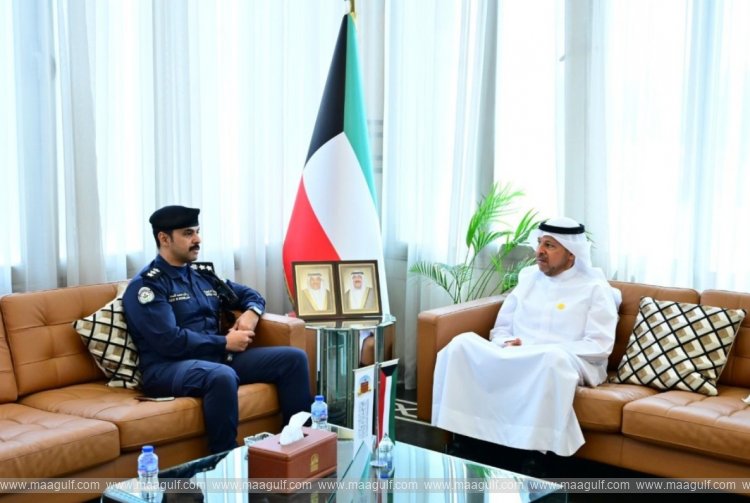 Farwaniya Governor reviews traffic congestion solutions with traffic Director