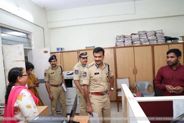 డీజీపీ కార్యాలయంలో సీవీ ఆనంద్ సడన్ ఇన్‌స్పెక్షన్