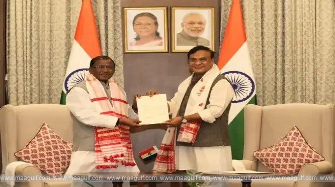 అస్సాం ముఖ్యమంత్రి పదవికి రాజీనామా
