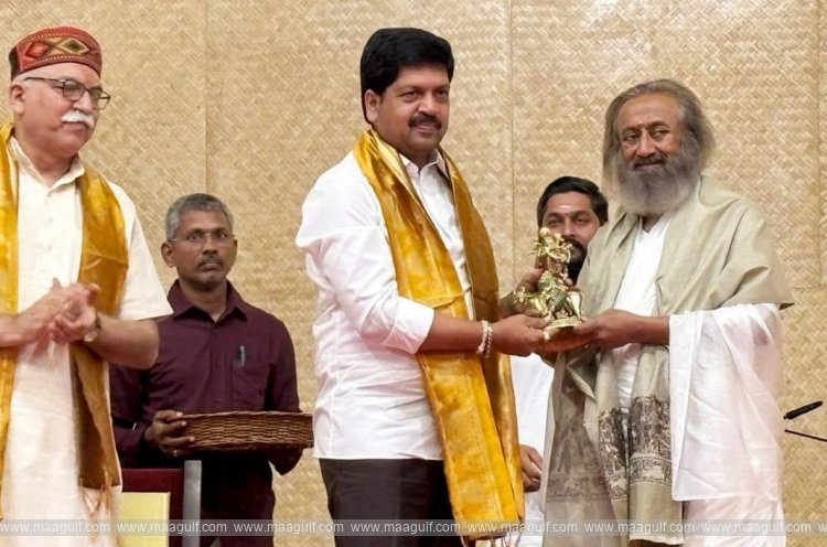 శ్రీ శ్రీ రవిశంకర్ జన్మదిన వేడుకల్లో పాల్గొన్న మంత్రి కొల్లు రవీంద్ర