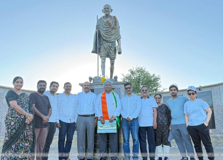 డాలస్‌లోని మహాత్మా గాంధీ స్మారక స్థలిని సందర్శించిన జయరాం కోమటి