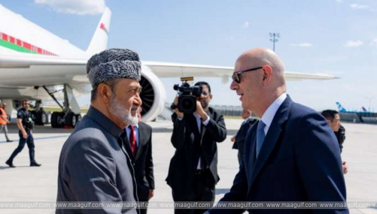 Oman\'s Sultan Haitham bin Tariq arrives in France for a two-day official visit