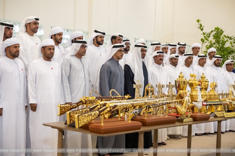 UAE President receives Presidential Camel Racing Team