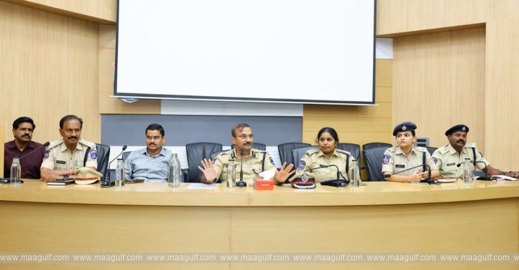 Cyberabad CP holds meeting with police personnel trained for traffic duties