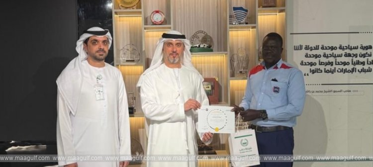 Dubai Tourist Police Honours Taxi Driver Who Returned AED 10,000 to Tourist Before His Flight