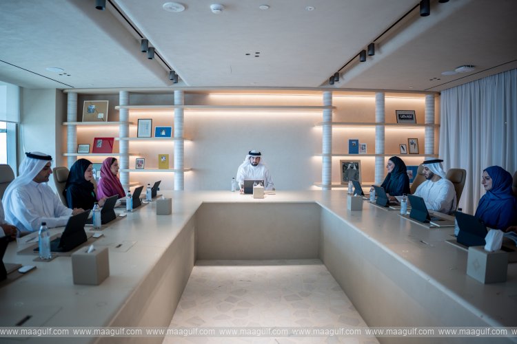 Ahmed bin Mohammed chairs Dubai Media Council meeting, approves launch of business media platform