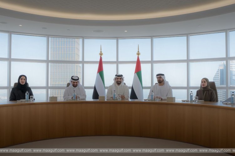 Sultan bin Ahmed tours Cabinet Affairs Ministry office in Dubai