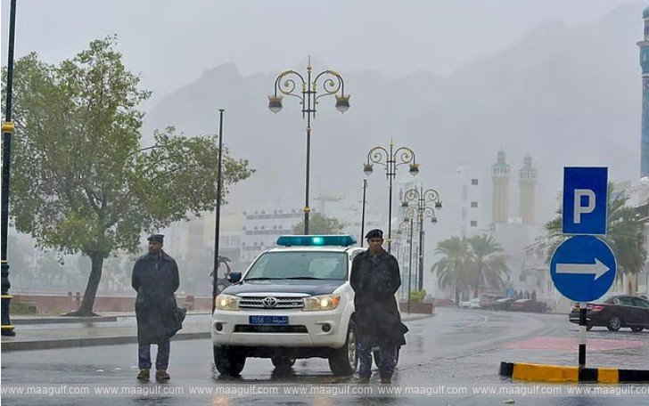 Warning of heavy rains accompanied by thunder and lightning in Oman