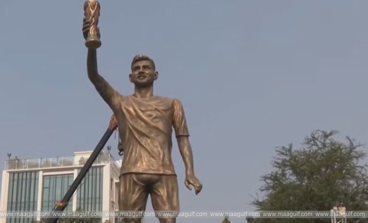 ఆరు నెలలకే తొలగింపు.. కోల్‌కతాలో మెస్సీ విగ్రహం తొలగింపు