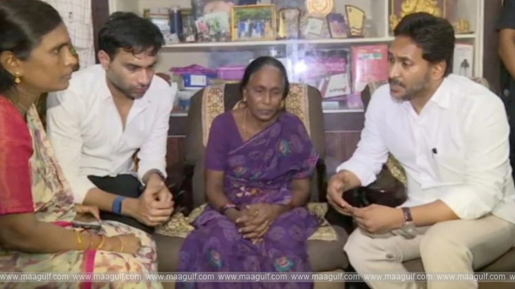 సాయికృష్ణ కేసు పై సీబీఐ విచారణ జరగాలి: వైఎస్ జగన్
