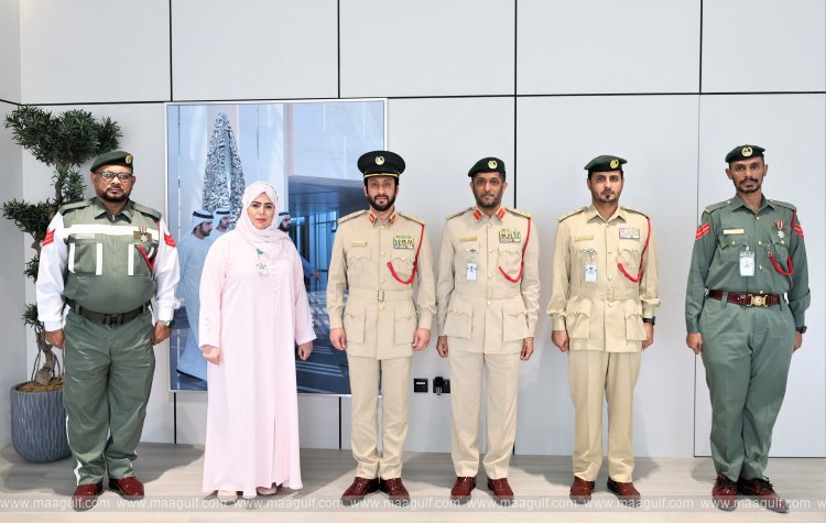 Dubai Police Honours Two Policemen with Badges of Appreciation for Excellence in \'Positive Spirit\' Events