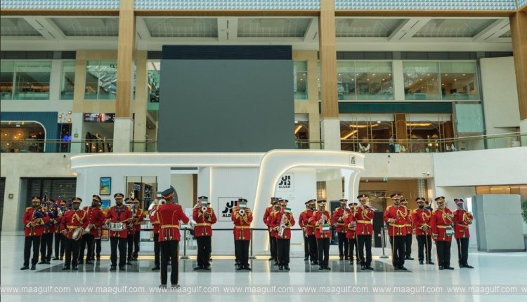 \'Proud of the UAE\' Initiative Organizes Frontline Heroes Parade at Yas Mall in Honour of Symbols of National Giving