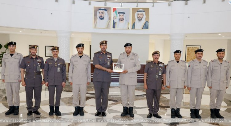 Sharjah Police receives delegation from UAE ICP