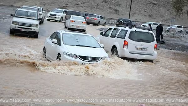 Rain in the UAE even amidst 50-degree heat..!!
