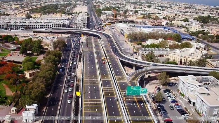Smart LED system on 30 foot-over-bridges in Dubai..!!