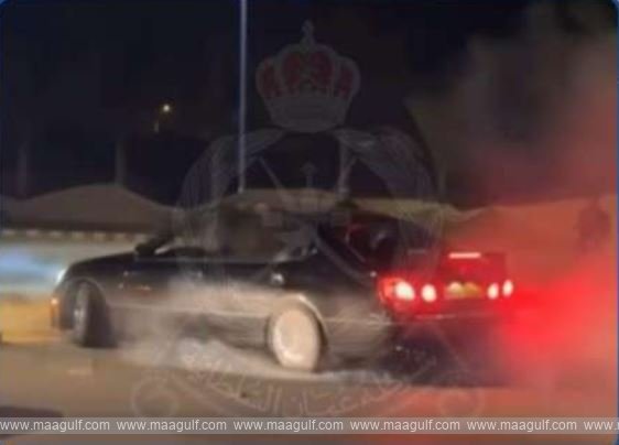 Man arrested in Oman for performing dangerous car stunts..!!