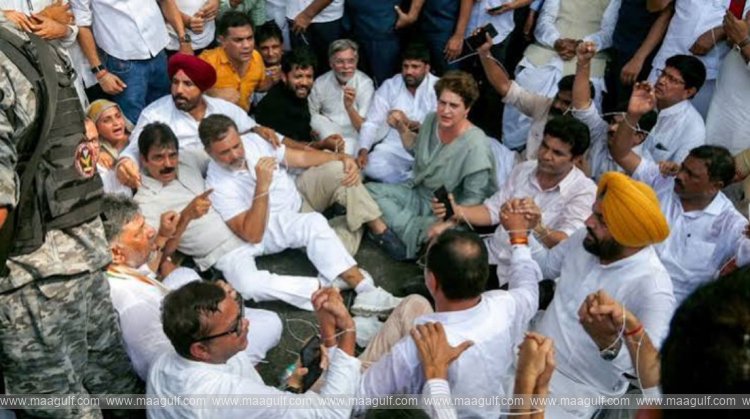 Protest in front of Prime Minister Modi\'s house..!
