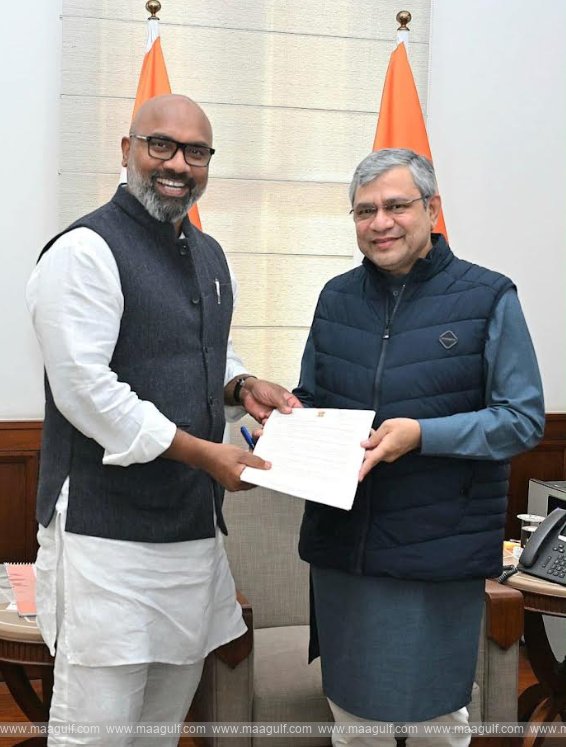 MP Arvind Dharmapuri meets Union Railway Minister..