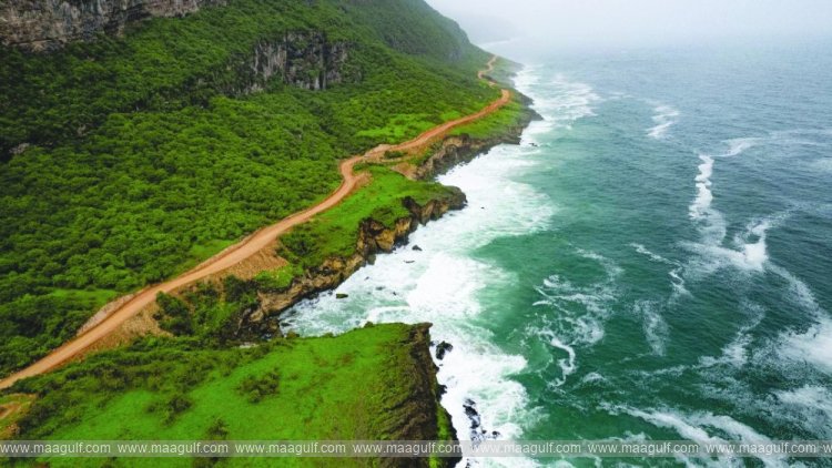 ధోఫర్ ఖరీఫ్ సీజన్‌కు పోటెత్తిన పర్యాటకులు..!!