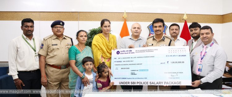 DGP C.V. Anand presents Rs. 1 crore insurance cheque to constable\'s family