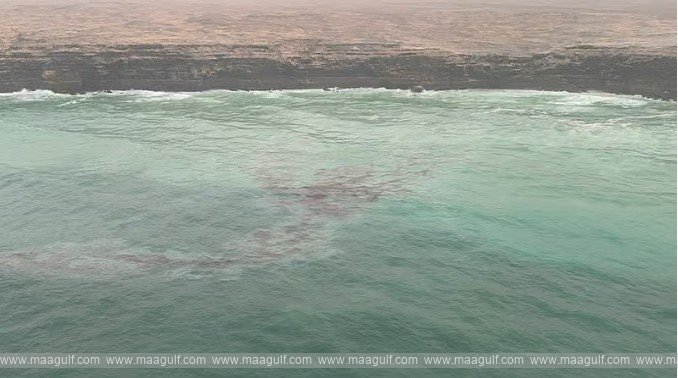 Oil pollution spreads to Oman\'s coast
