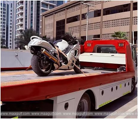 దుబాయ్‌లో 290 కి.మీ. వేగంతో బైక్‌ పై స్టంట్లు.. రైడర్ షాక్..!!