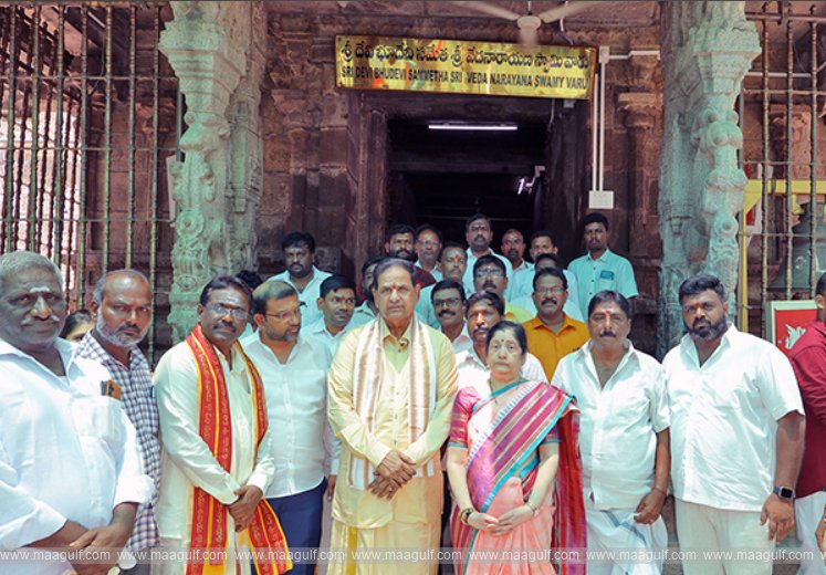 నాగలాపురం శ్రీ వేదనారాయణస్వామి వారిని దర్శించుకున్న టీటీడీ చైర్మన్ బి.ఆర్.నాయుడు దంపతులు