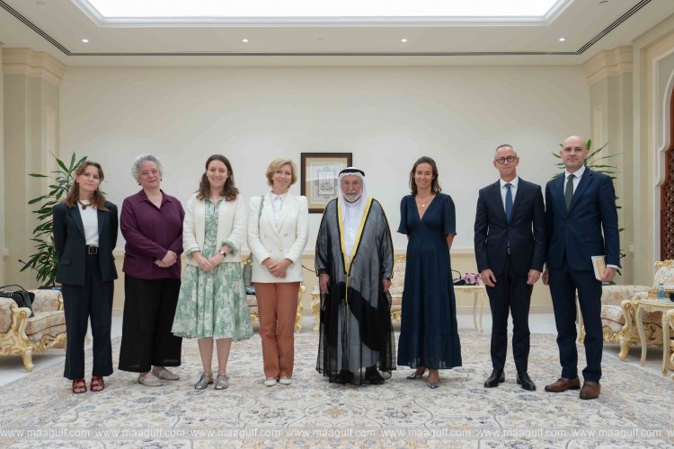 Sharjah Ruler receives President of Arab World Institute in Paris