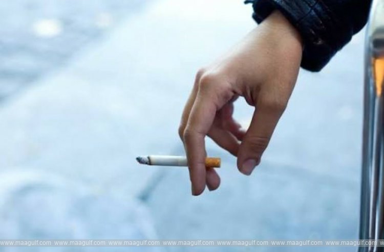 Smoking in public places... 30 cases at Al-Mubarakiya...!!