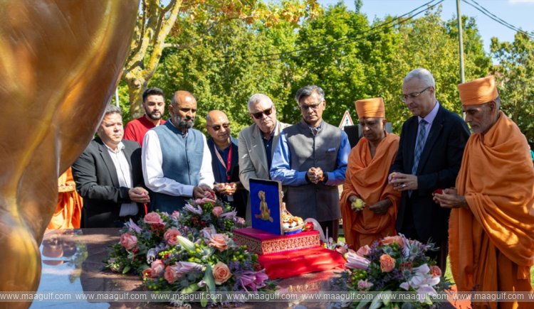 ‘Namaste’ Sculpture Unveiled in Greater Paris Suburb of Bussy-Saint-Georges