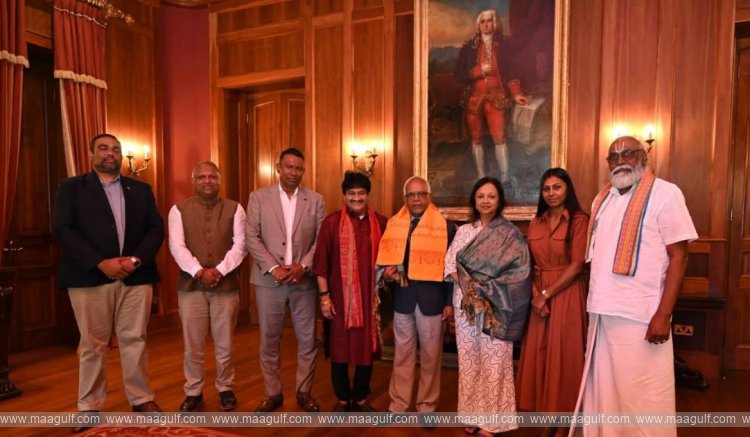 Ghazal Srinivas Sings for Peace at Mauritius State House