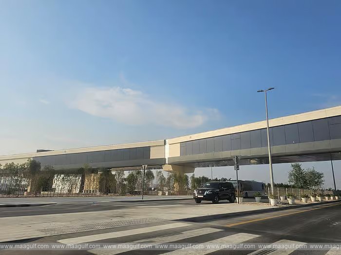 You can travel directly from the Dubai Metro to the Etihad Rail station!