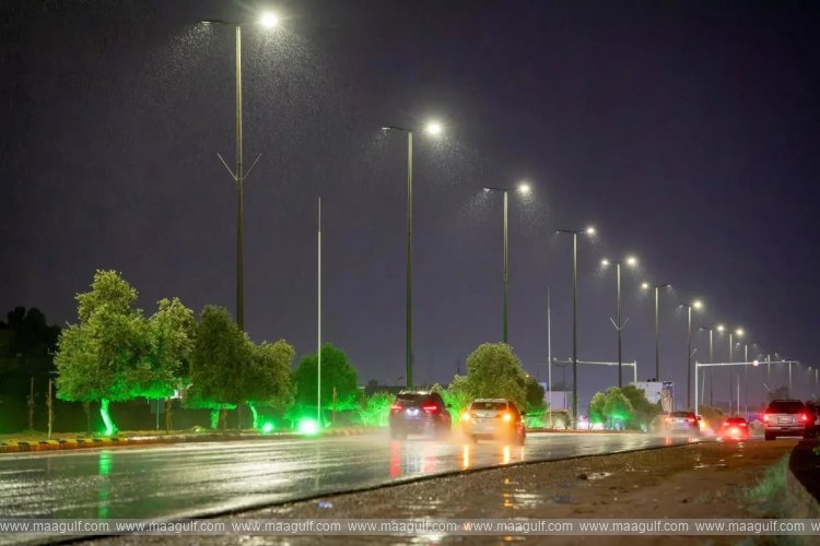 Heavy rains and flash floods in Saudi Arabia..!!