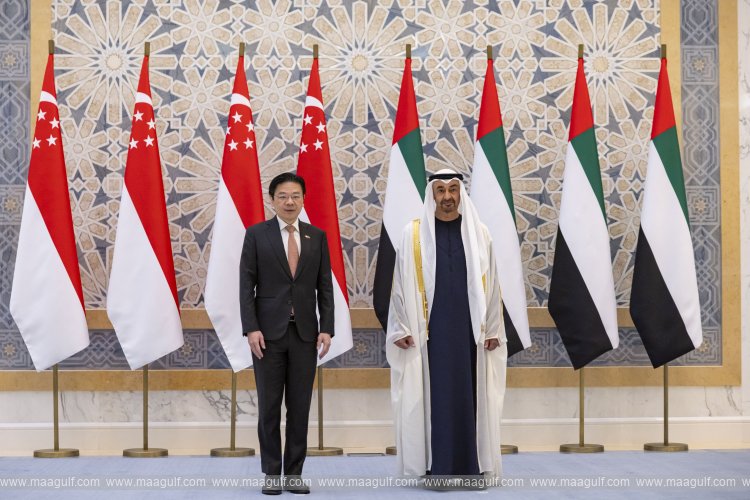 UAE President receives Prime Minister of Singapore