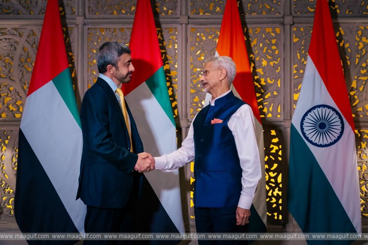 Abdullah bin Zayed meets Indian Foreign Minister in Mumbai