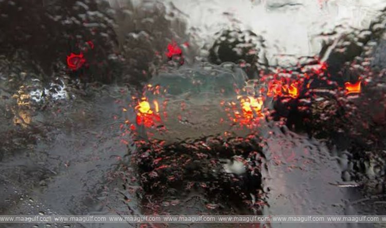Rain in Kuwait... Warning issued regarding the use of hazard lights!!