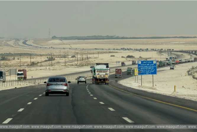 Houthi attacks on Saudi airport, oil field